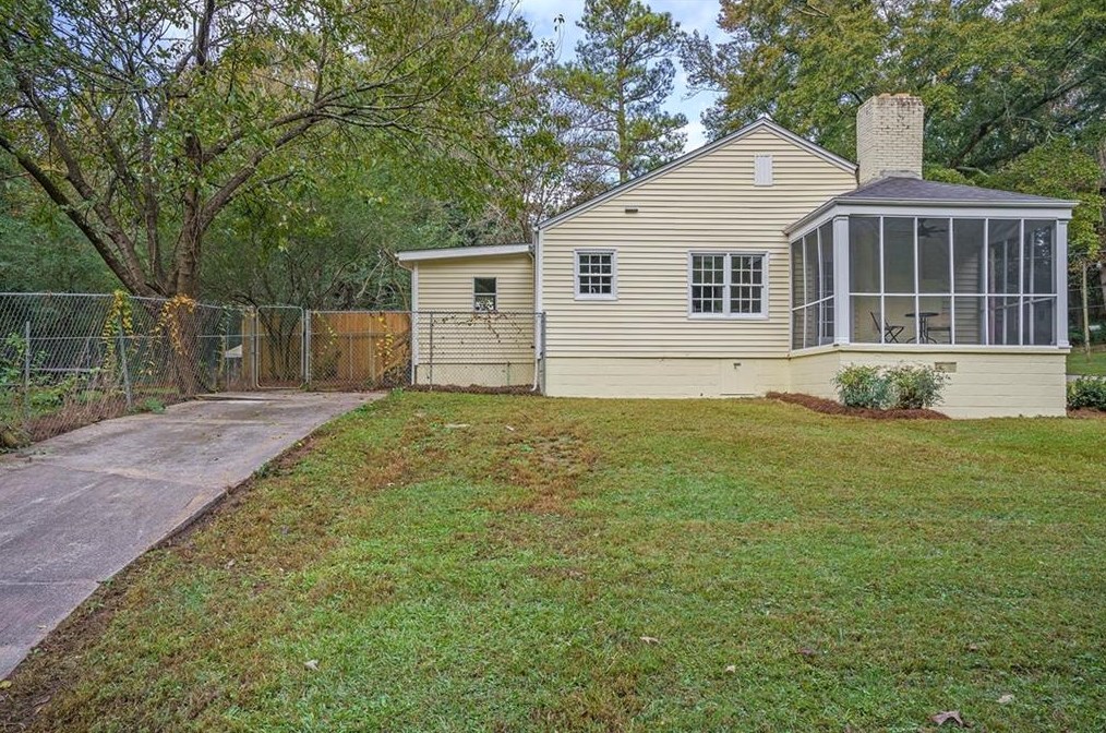 2609 Eastwood Dr, Decatur GA  30032-4351 exterior