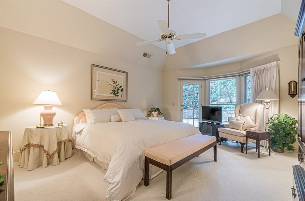 5700 Grv Pt Rd, Alpharetta GA 30022-5636 exterior