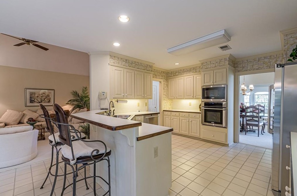 5700 Grv Pt Rd, Alpharetta GA 30022-5636 exterior