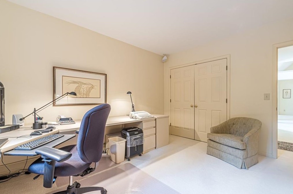 5700 Grv Pt Rd, Alpharetta GA 30022-5636 exterior