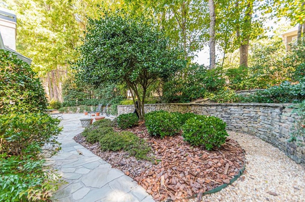 5700 Grv Pt Rd, Alpharetta GA 30022-5636 exterior