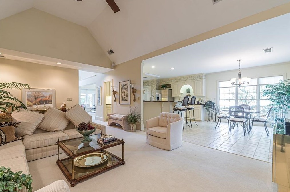 5700 Grv Pt Rd, Alpharetta GA 30022-5636 exterior