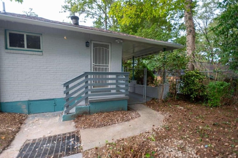 41 Springside Dr, Atlanta GA 30354-2145 exterior