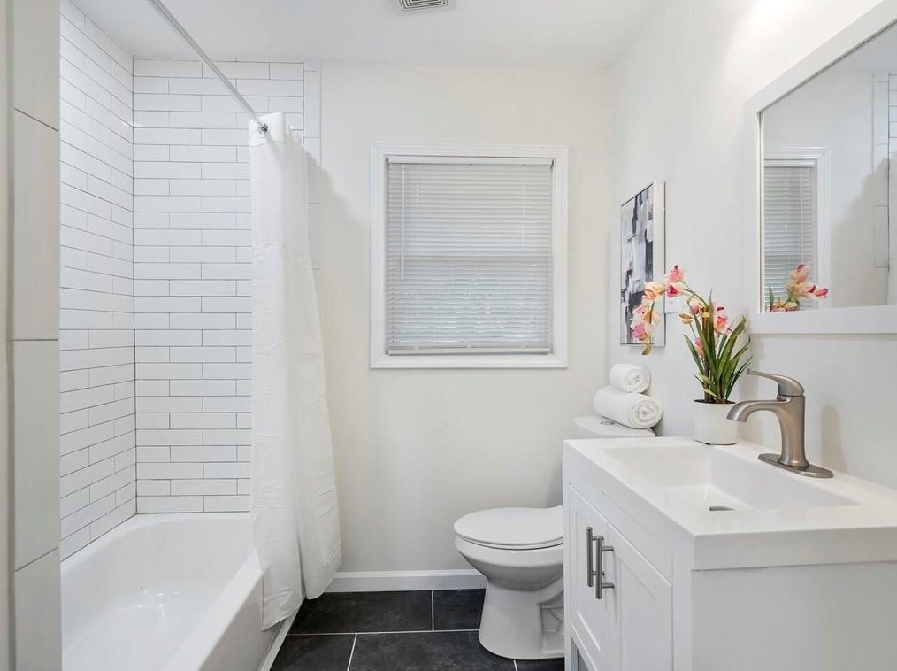 2984 Catalina Dr, Decatur GA  30032-3568 exterior