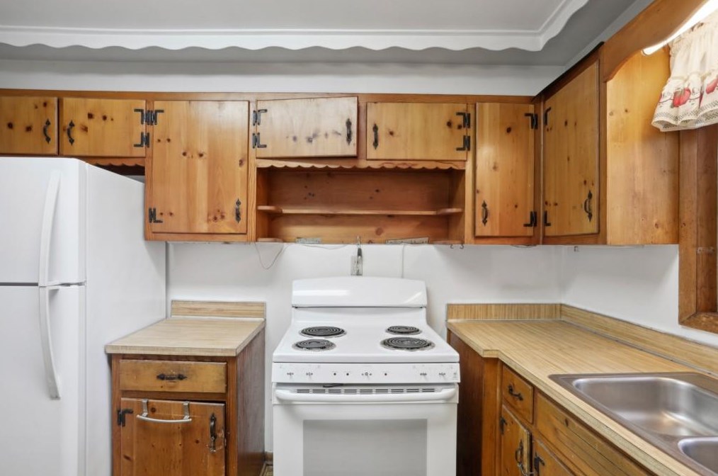 2755 Mount Olive Dr, Decatur GA  30033-2928 exterior