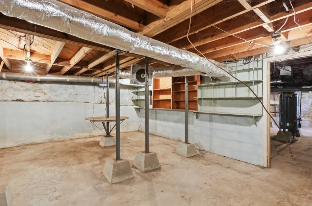 2755 Mount Olive Dr, Decatur GA  30033-2928 exterior