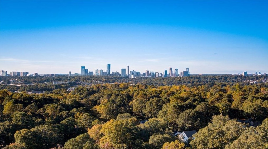 1064 Shepherds Ln, Atlanta GA  30324-4612 exterior