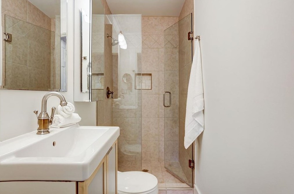 1064 Shepherds Ln, Atlanta GA  30324-4612 exterior