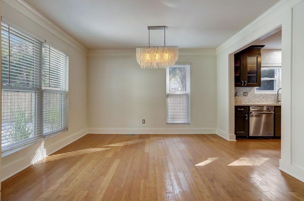 1064 Shepherds Ln, Atlanta GA  30324-4612 exterior