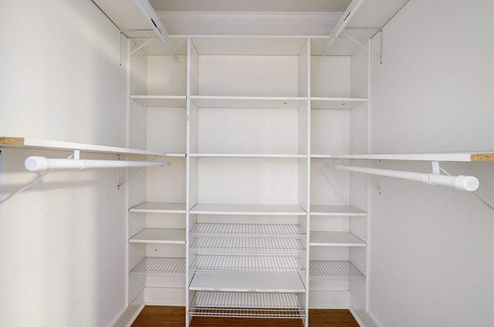 1064 Shepherds Ln, Atlanta GA  30324-4612 exterior