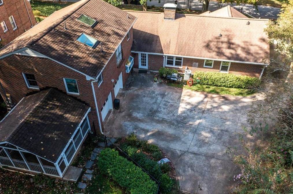 158 Parkwood Rd, Decatur GA  30030-2812 exterior