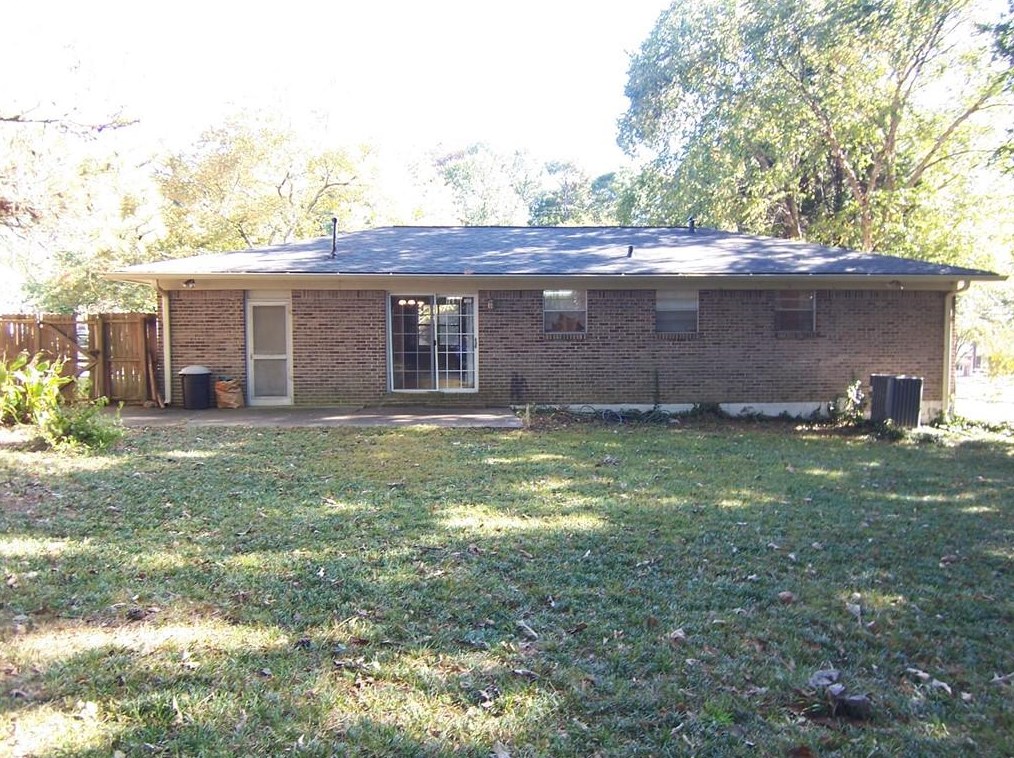 669 Glochester Pl, Norcross GA  30071-3012 exterior