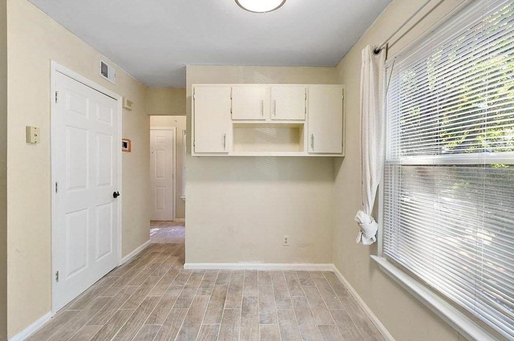 1092 Falling Water Dr, Smyrna GA  30080-2646 exterior