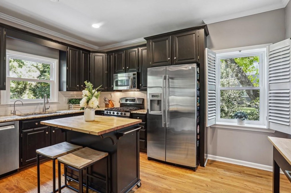 975 Seaboard Ave, Atlanta GA  30318-3046 exterior