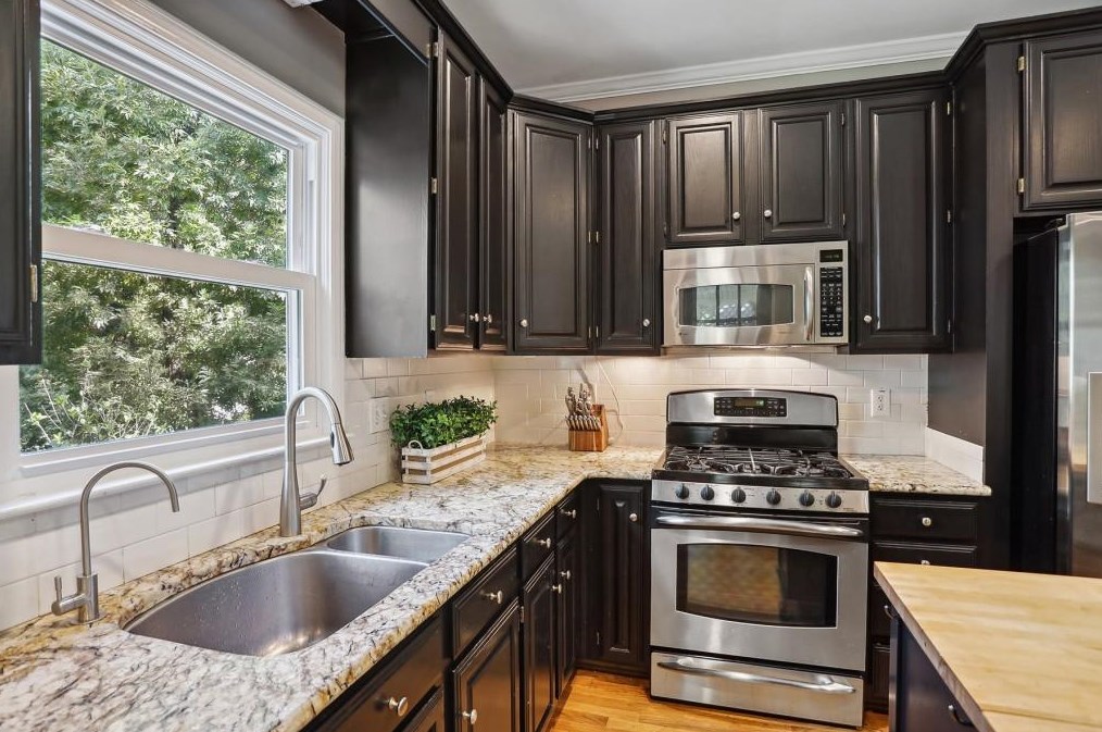 975 Seaboard Ave, Atlanta GA  30318-3046 exterior