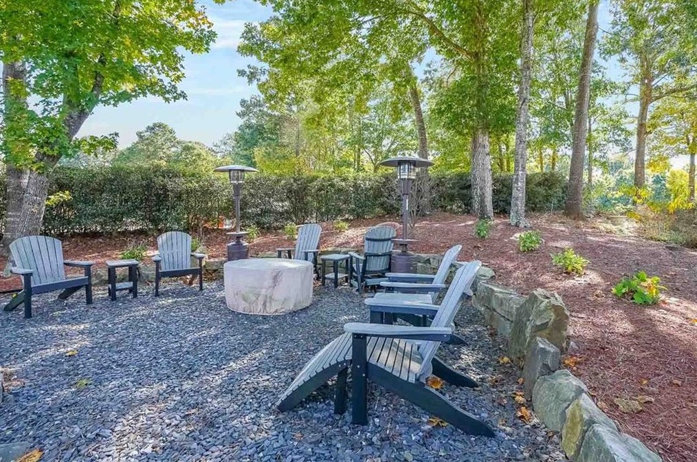 245 Bentwater Dr, Acworth GA  30101-8565 exterior