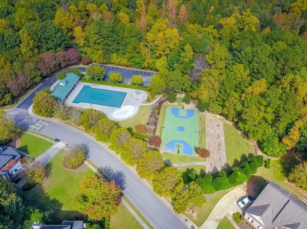 245 Bentwater Dr, Acworth GA  30101-8565 exterior