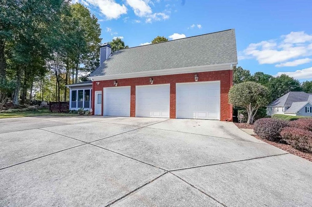 245 Bentwater Dr, Acworth GA  30101-8565 exterior