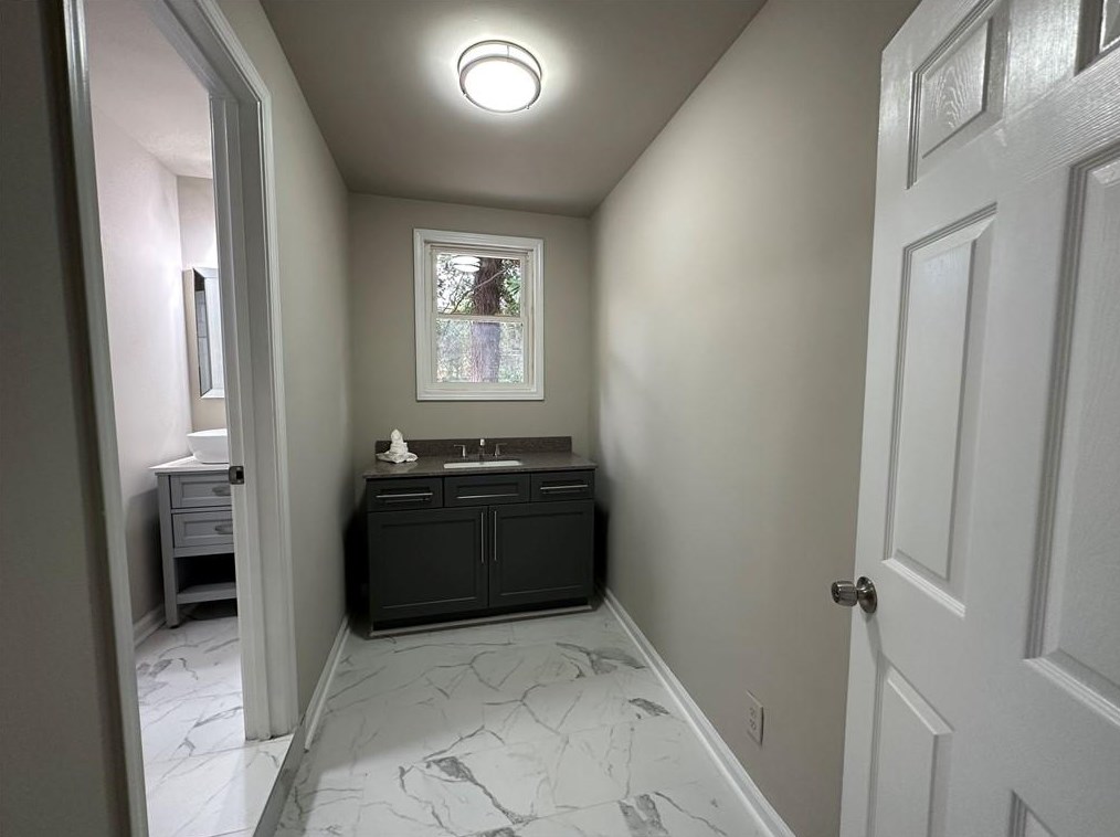 2148 Westover Dr, Atlanta GA  30344-1122 exterior