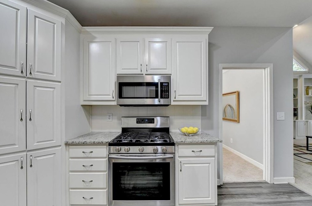 4800 Haydens Walk Dr, Alpharetta GA  30022-7176 exterior