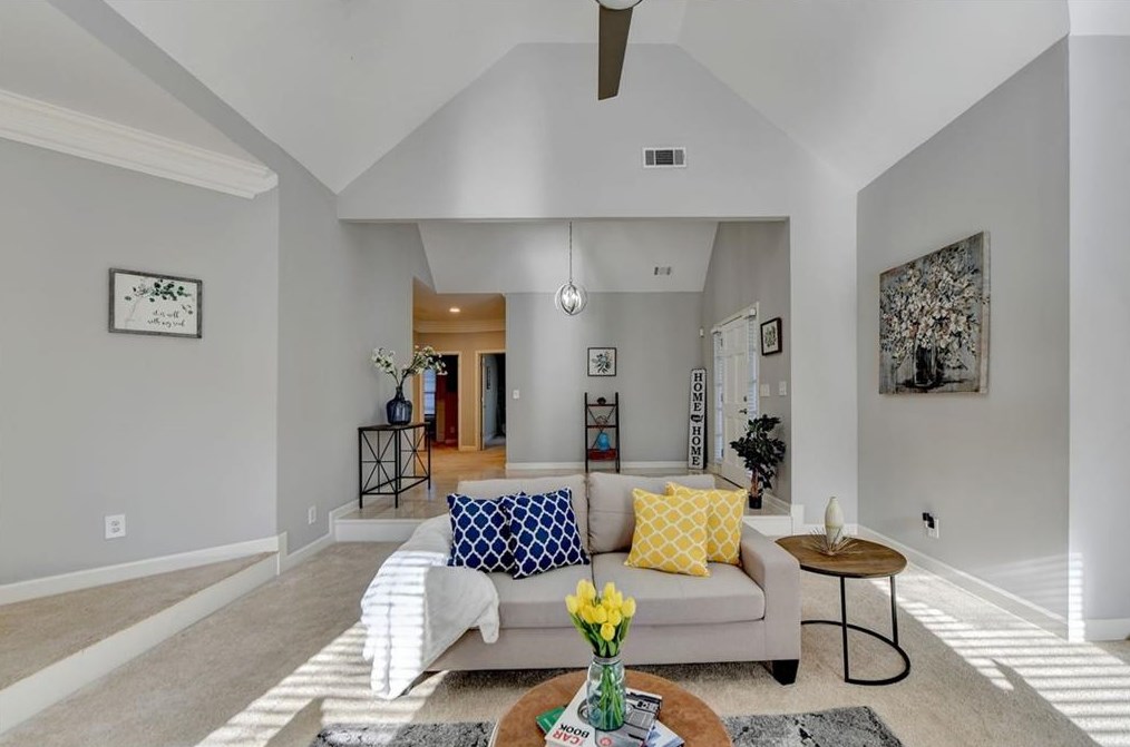 4800 Haydens Walk Dr, Alpharetta GA  30022-7176 exterior