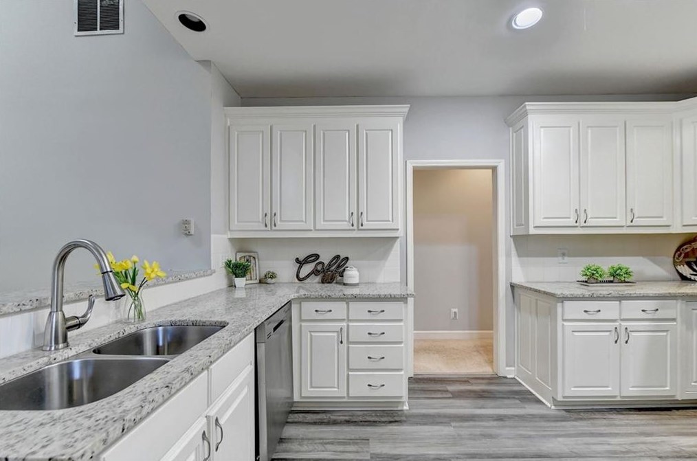 4800 Haydens Walk Dr, Alpharetta GA  30022-7176 exterior