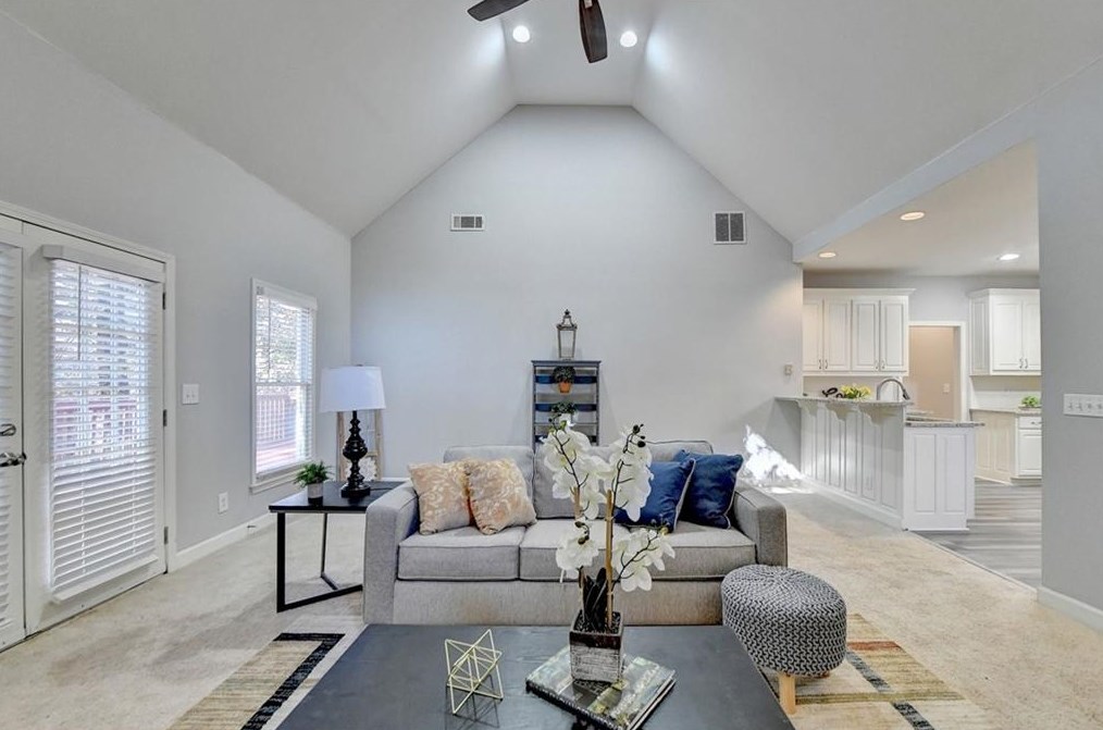 4800 Haydens Walk Dr, Alpharetta GA  30022-7176 exterior