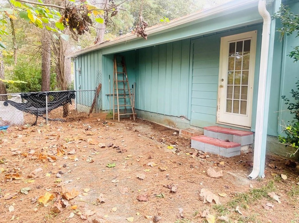 3605 Stanford Cir, Decatur GA  30034-6126 exterior