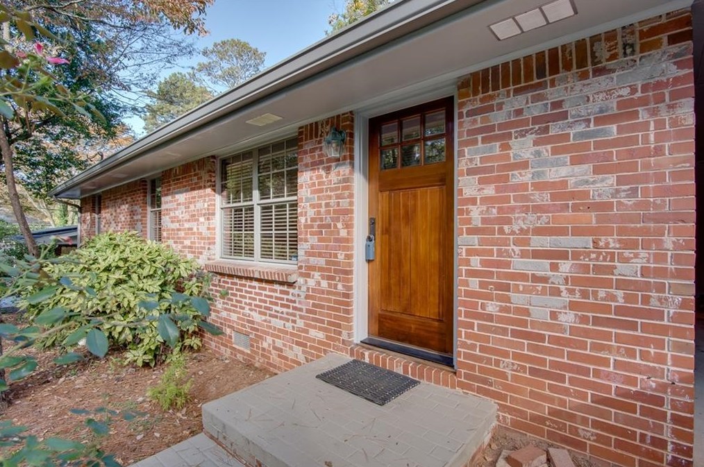 3042 Vine Cir, Decatur GA  30033-5135 exterior