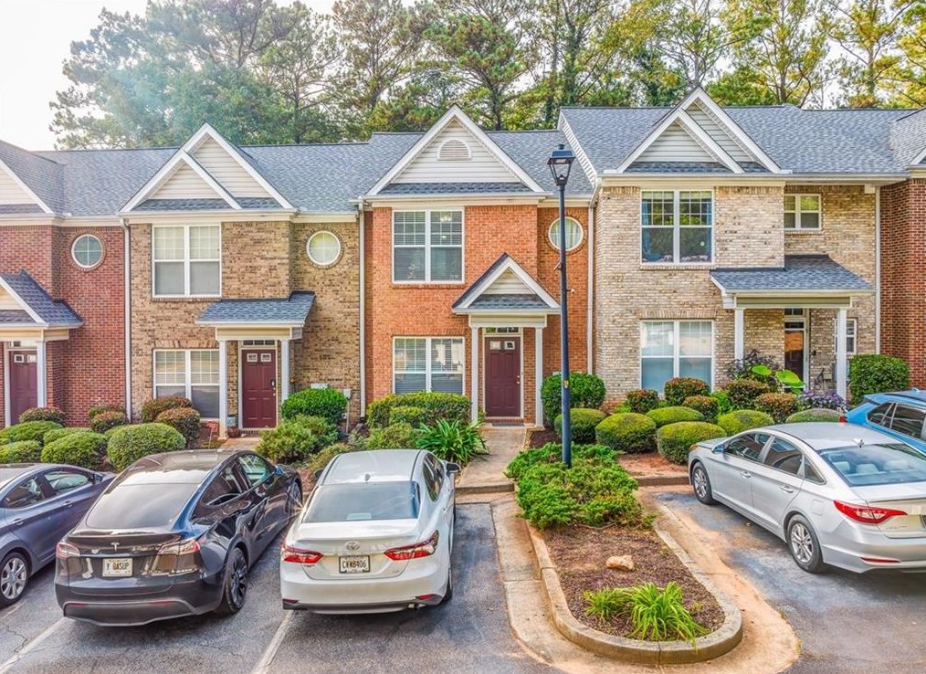 2033 Austin Park Cir, Decatur GA  30032-5197 exterior