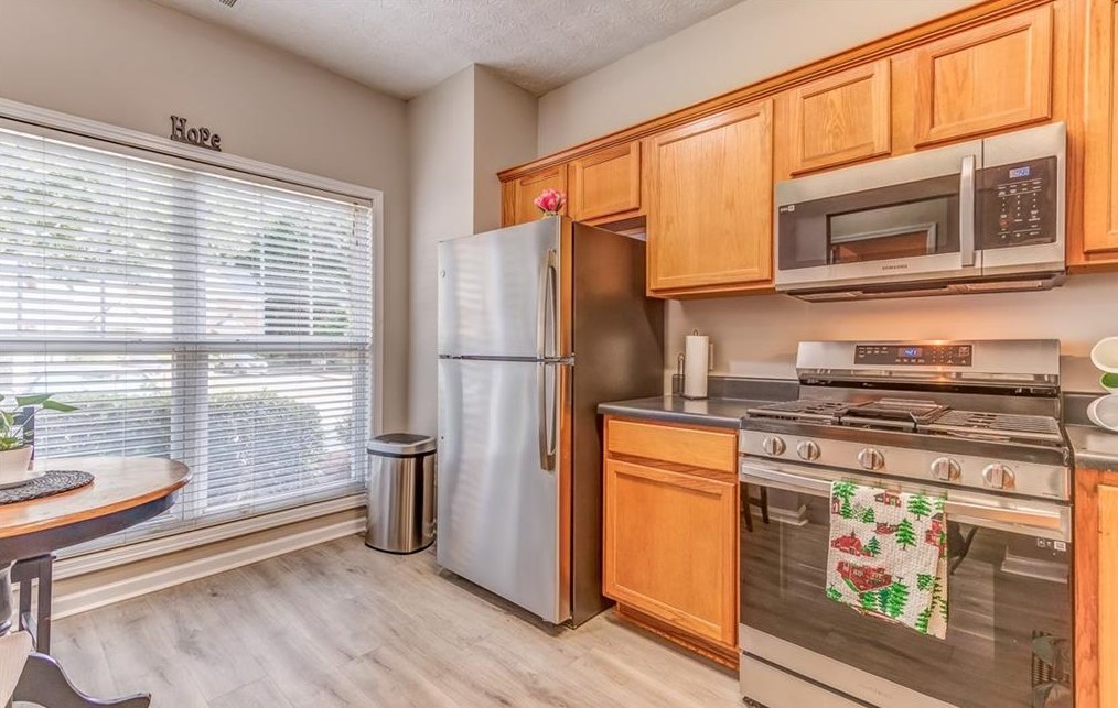 2033 Austin Park Cir, Decatur GA  30032-5197 exterior