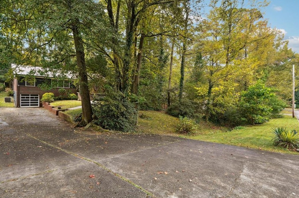 1201 Poplar Grove Dr, Atlanta GA  30306-2210 exterior