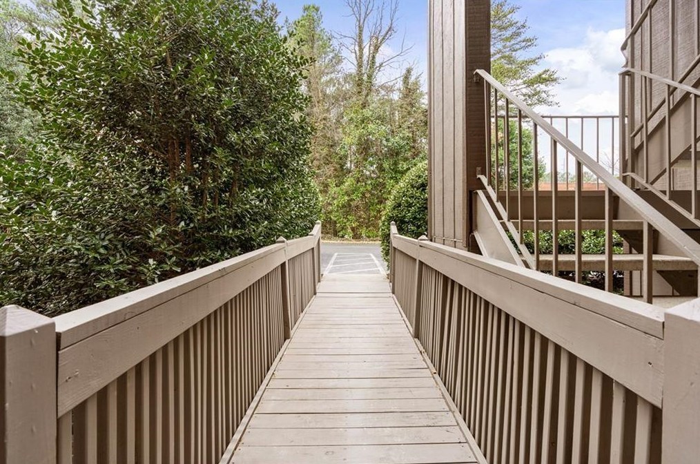 511 Embers Dr Se, Marietta, GA 30067