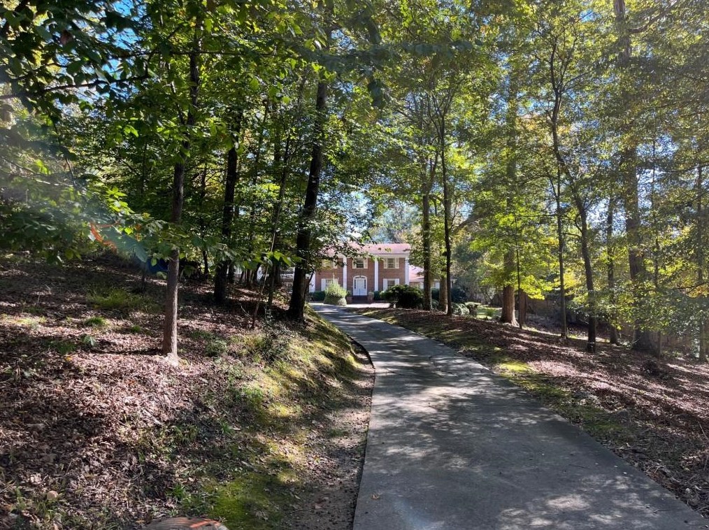 4395 Woodland Brook Dr, Atlanta GA  30339-4811 exterior