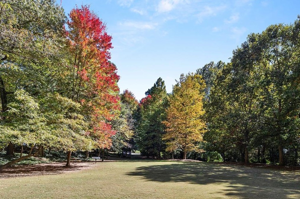 1202 Westchester Rdg, Atlanta GA  30329-2481 exterior