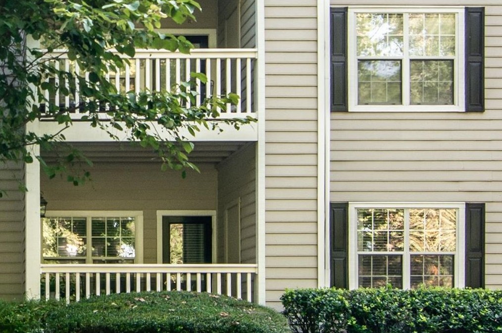 1250 Parkwood Cir, Atlanta GA  30339-2132 exterior