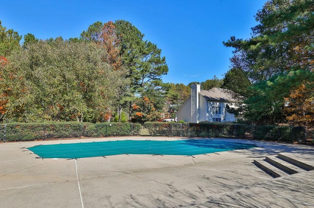 5205 Coacoochee Ter, Alpharetta GA 30022-3105 exterior
