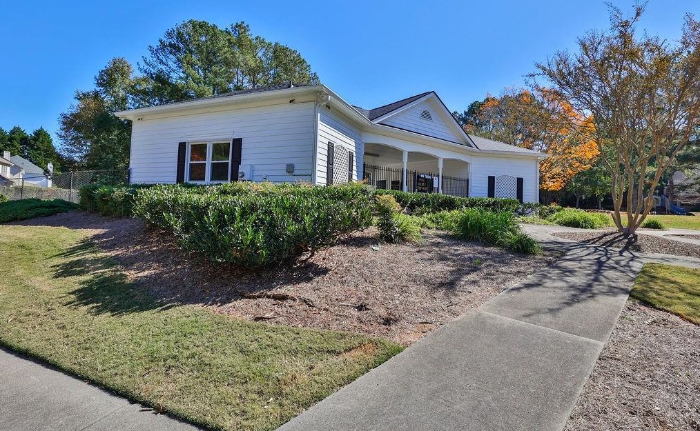 5205 Coacoochee Ter, Alpharetta GA 30022-3105 exterior