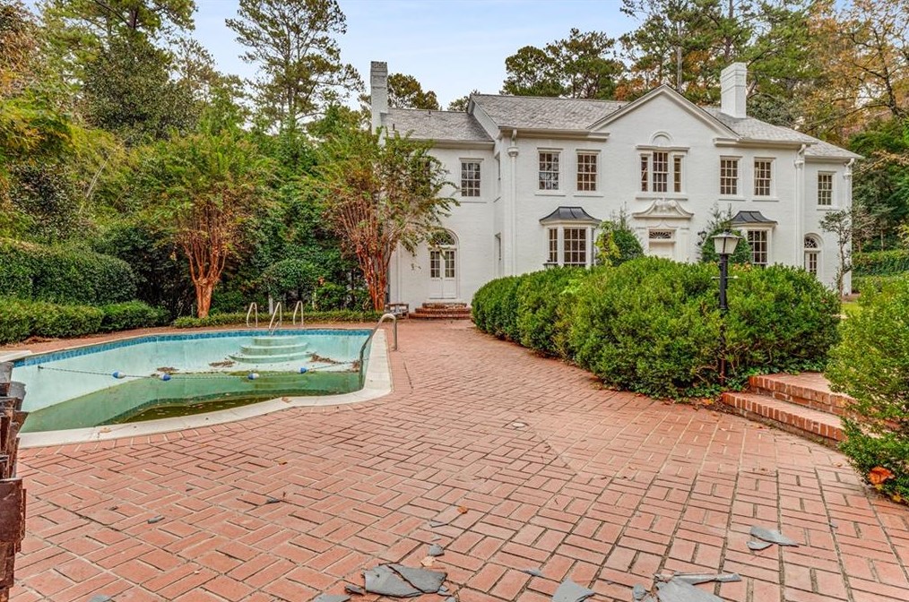 3488 Tuxedo Rd, Atlanta GA  30305-1051 exterior