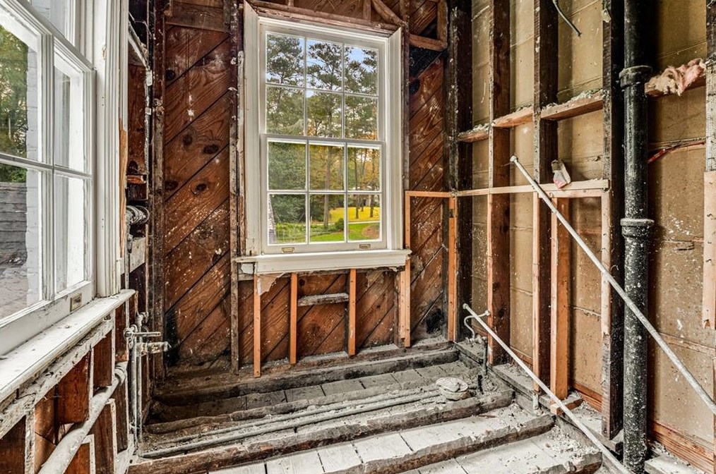 3488 Tuxedo Rd, Atlanta GA  30305-1051 exterior