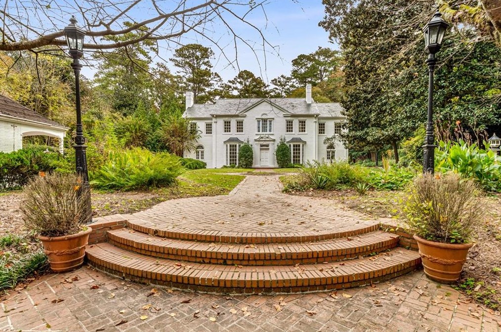 3488 Tuxedo Rd, Atlanta GA  30305-1051 exterior
