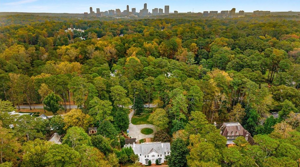 3488 Tuxedo Rd, Atlanta GA  30305-1051 exterior