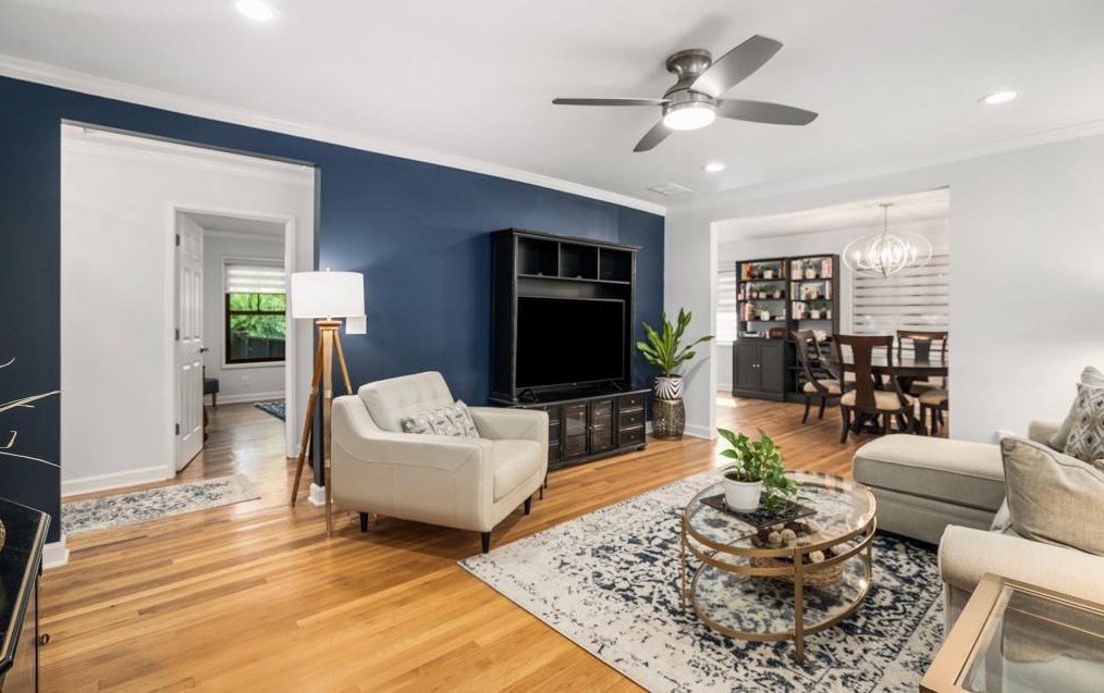 1919 Windemere Dr, Atlanta GA  30324-4919 exterior