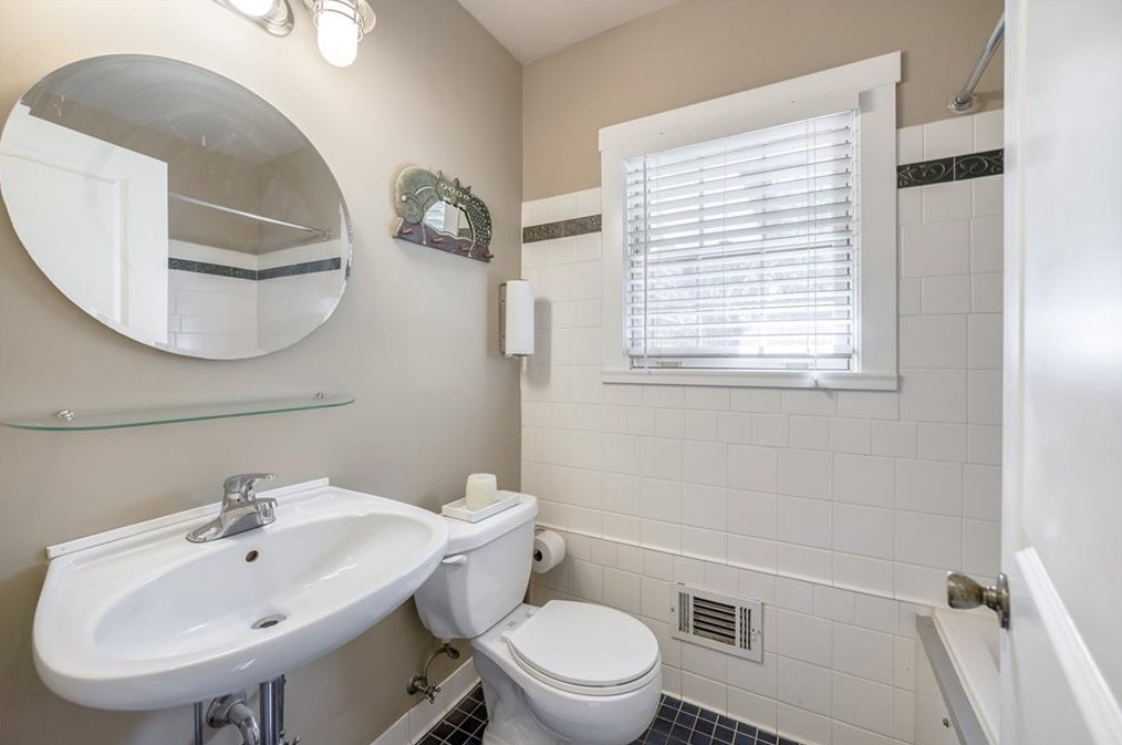 2138 Azalea Cir, Decatur GA  30033-2641 exterior