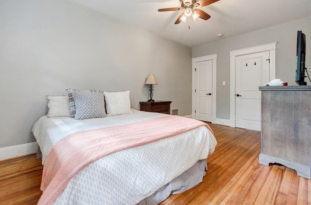 1570 Olympian Way, Atlanta GA  30310-2478 exterior