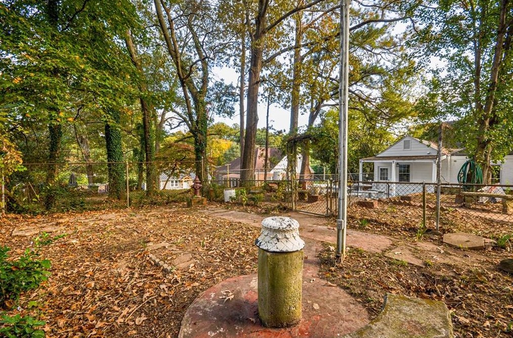 1473 Westview Dr, Atlanta GA  30310-1374 exterior