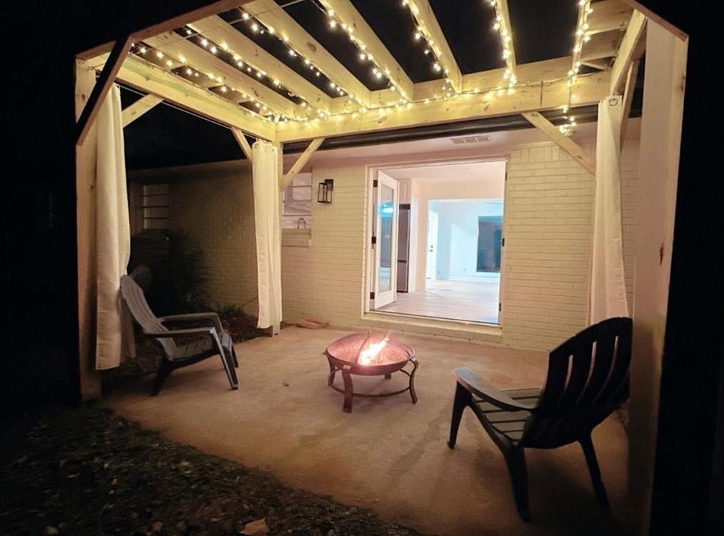 2079 Hilton Dr, Decatur GA  30035-2320 exterior