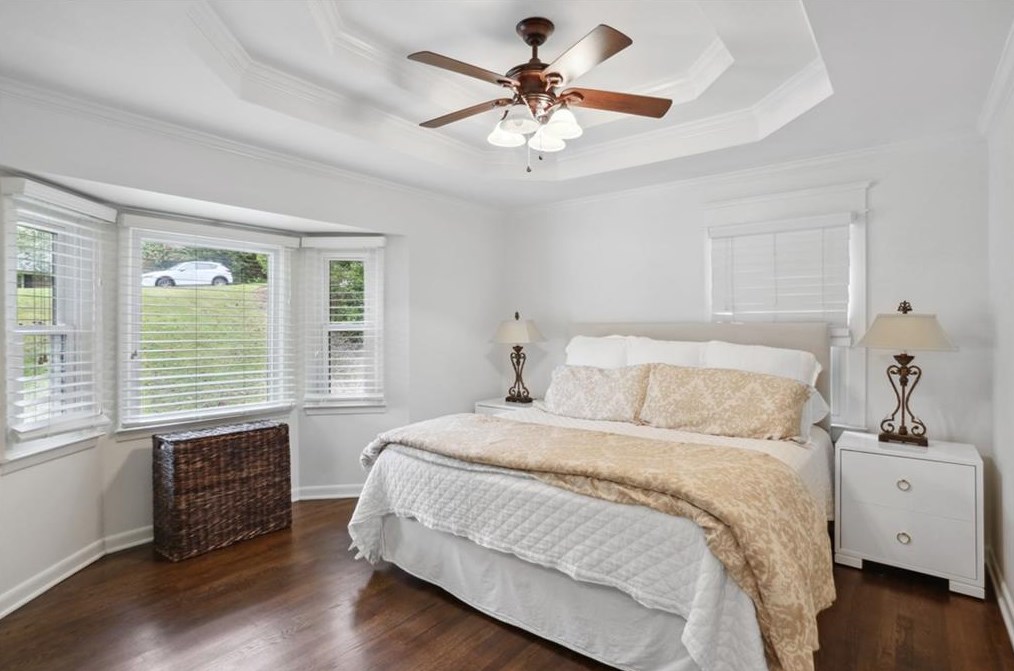 6825 Sunny Brook Ln, Atlanta GA  30328-2124 exterior