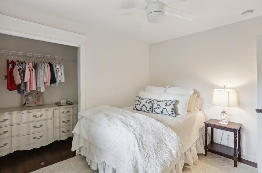 6825 Sunny Brook Ln, Atlanta GA  30328-2124 exterior