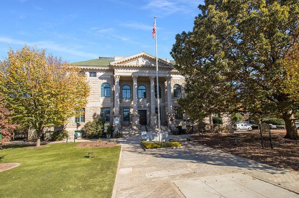 2782 Tilson Rd, Decatur GA  30032-5506 exterior